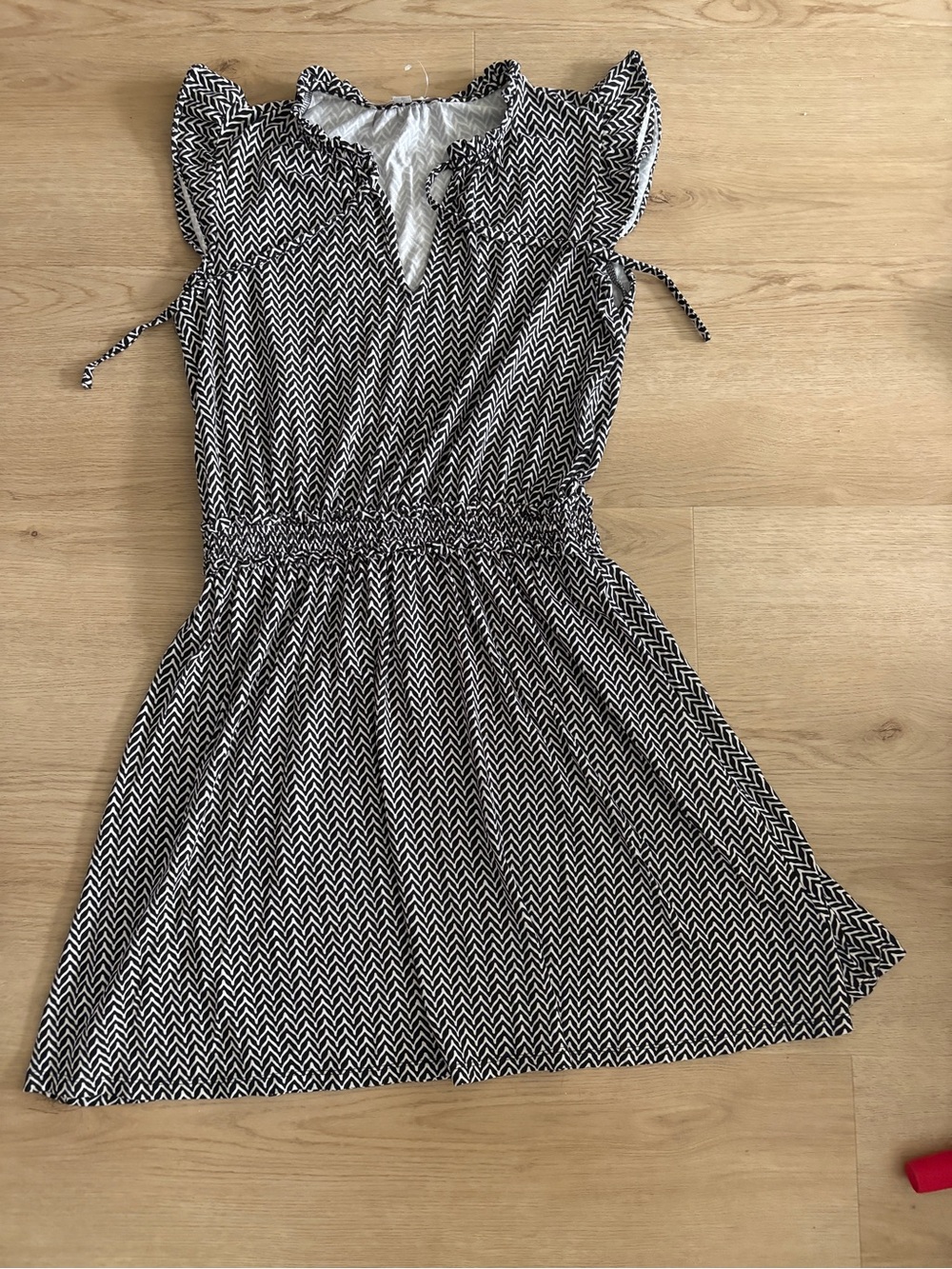 Loft (medium) Black & White Chevron Flutter Sleeve Dress